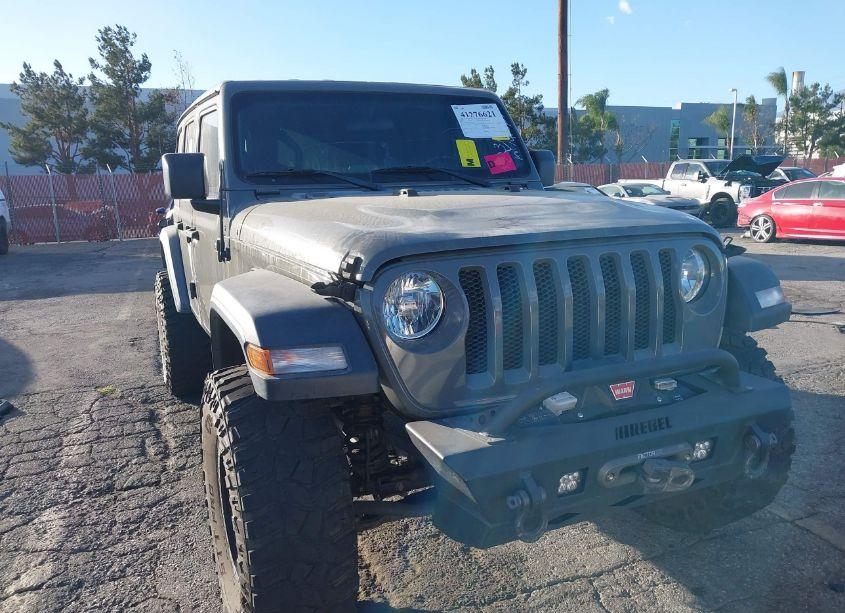 Photo 6 of 2020 Jeep Wrangler UNLIMITED SPORT S 4X4 (VIN 1C4HJXDN4LW283146)