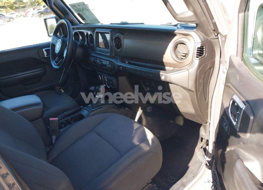 Photo 5 of 2021 Jeep Wrangler UNLIMITED SPORT S 4X4 (VIN 1C4HJXDN4MW542736)