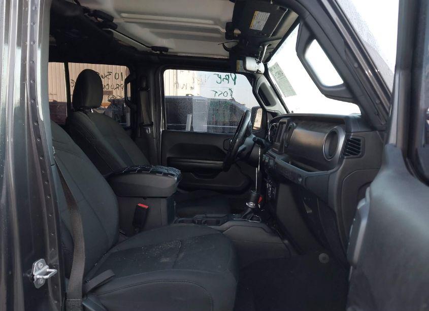 Photo 5 of 2021 Jeep Wrangler UNLIMITED SPORT S 4X4 (VIN 1C4HJXDN4MW720645)