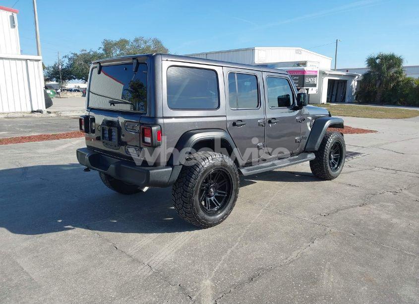 Photo 4 of 2021 Jeep Wrangler UNLIMITED SPORT 4X4 (VIN 1C4HJXDN5MW808846)