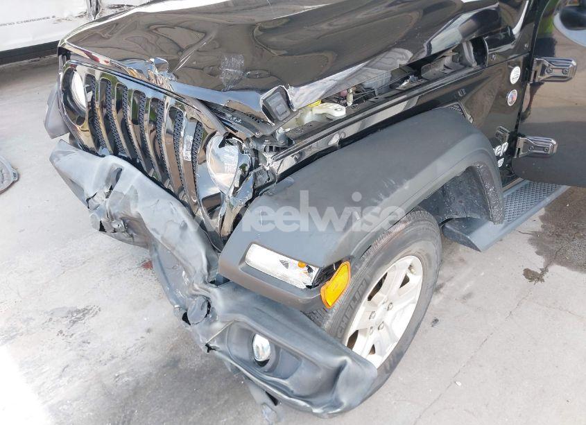 Photo 6 of 2019 Jeep Wrangler UNLIMITED SPORT S 4X4 (VIN 1C4HJXDN6KW668593)