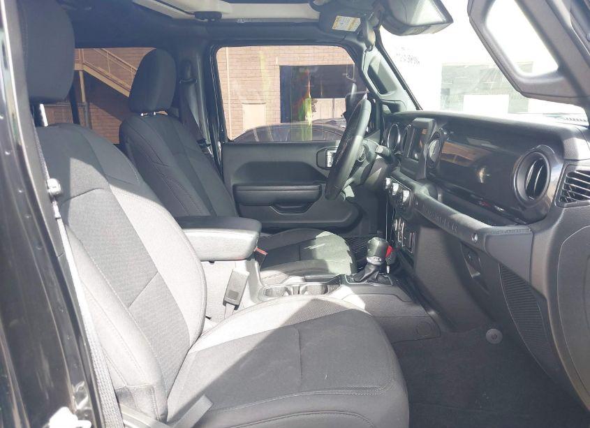 Photo 5 of 2022 Jeep Wrangler UNLIMITED SPORT ALTITUDE 4X4 (VIN 1C4HJXDN7NW277652)