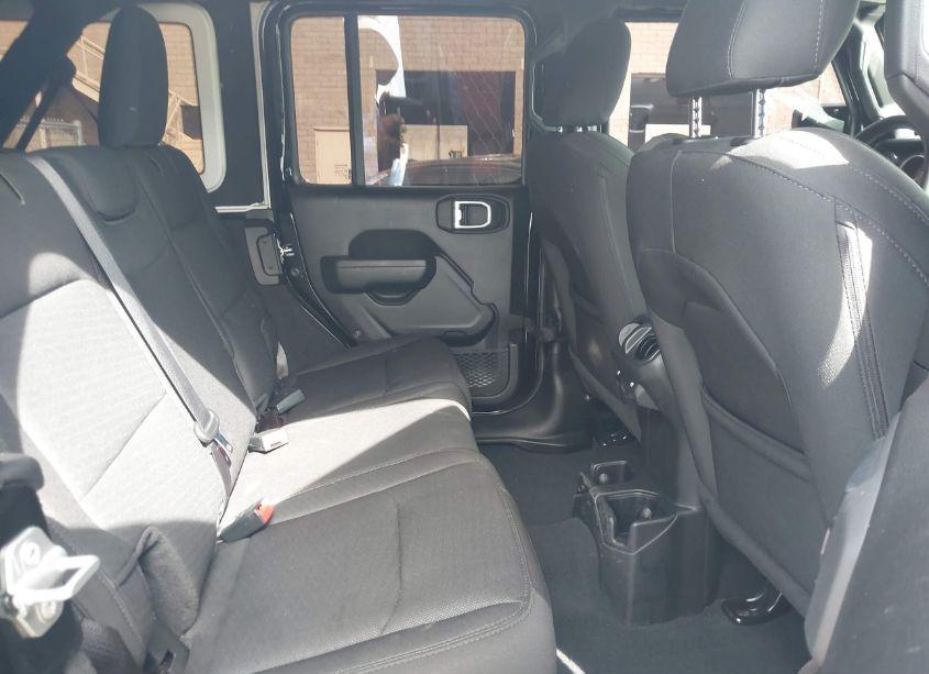 Photo 8 of 2022 Jeep Wrangler UNLIMITED SPORT ALTITUDE 4X4 (VIN 1C4HJXDN7NW277652)