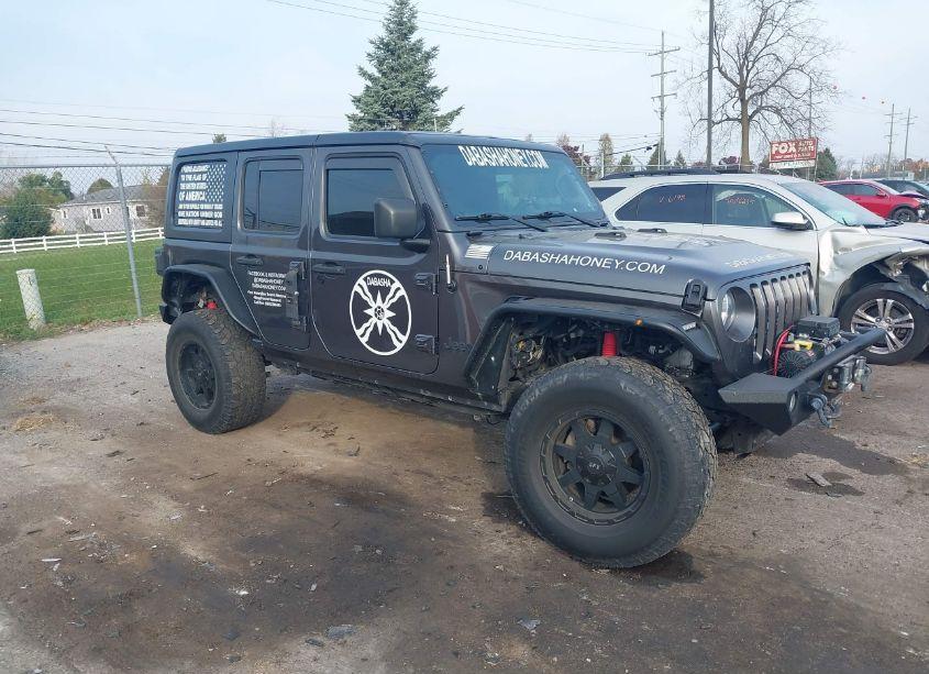 2018 Jeep Wrangler UNLIMITED SPORT S 4X4 (VIN 1C4HJXDN8JW199697) main photo