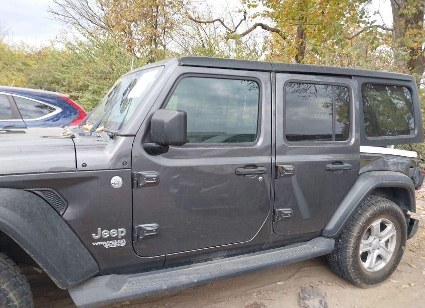 Photo 14 of 2018 Jeep Wrangler UNLIMITED SPORT S 4X4 (VIN 1C4HJXDN8JW207085)