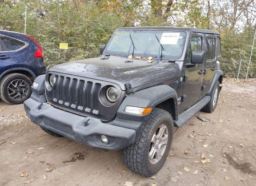 Photo 2 of 2018 Jeep Wrangler UNLIMITED SPORT S 4X4 (VIN 1C4HJXDN8JW207085)