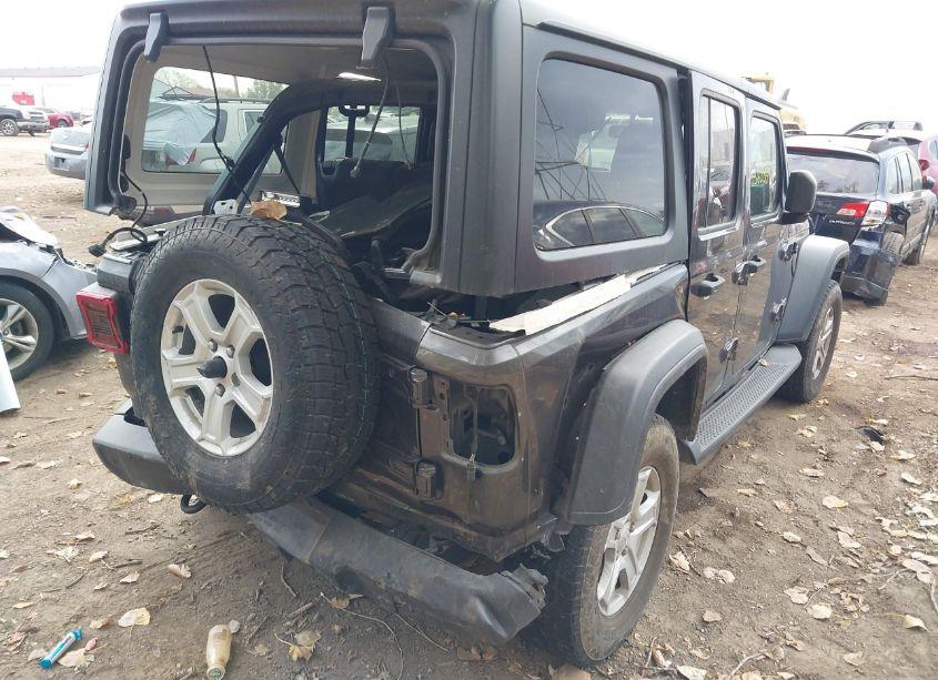 Photo 4 of 2018 Jeep Wrangler UNLIMITED SPORT S 4X4 (VIN 1C4HJXDN8JW207085)