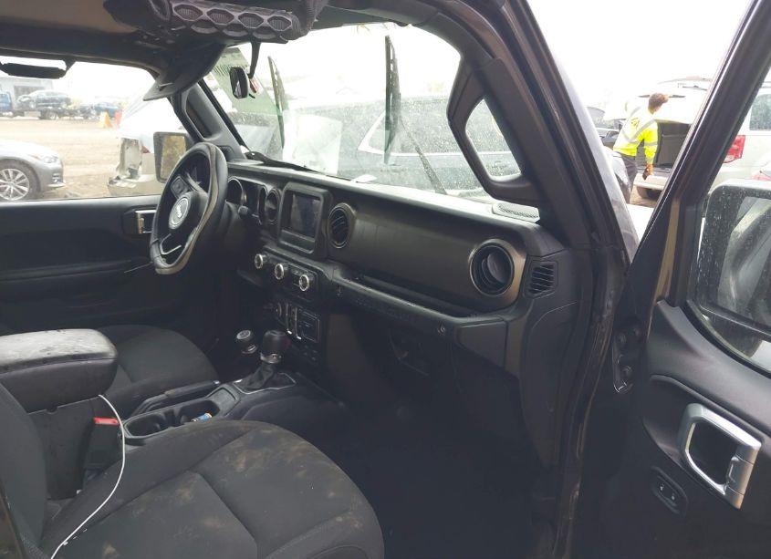 Photo 5 of 2018 Jeep Wrangler UNLIMITED SPORT S 4X4 (VIN 1C4HJXDN8JW207085)