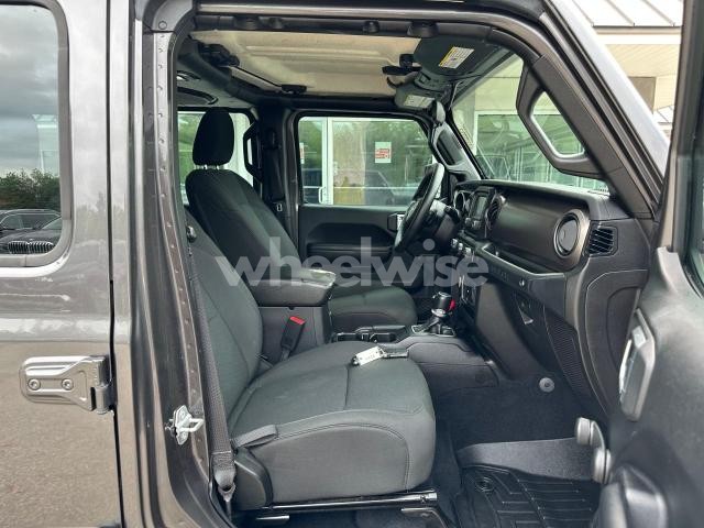 Photo 4 of 2018 JEEP WRANGLER UNLIMITED SPORT (VIN 1C4HJXDN8JW260675)