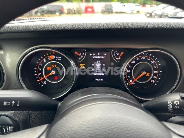 Photo 5 of 2018 JEEP WRANGLER UNLIMITED SPORT (VIN 1C4HJXDN8JW260675)