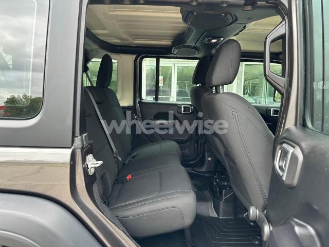 Photo 7 of 2018 JEEP WRANGLER UNLIMITED SPORT (VIN 1C4HJXDN8JW260675)