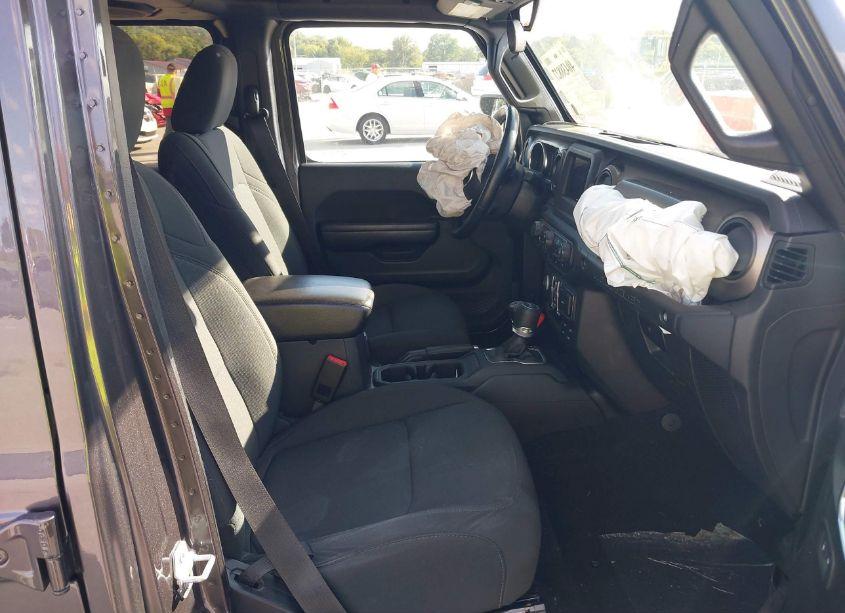 Photo 5 of 2020 Jeep Wrangler UNLIMITED SPORT S 4X4 (VIN 1C4HJXDN9LW343843)