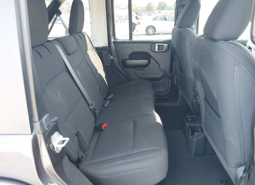 Photo 8 of 2020 Jeep Wrangler UNLIMITED SPORT S 4X4 (VIN 1C4HJXDN9LW343843)