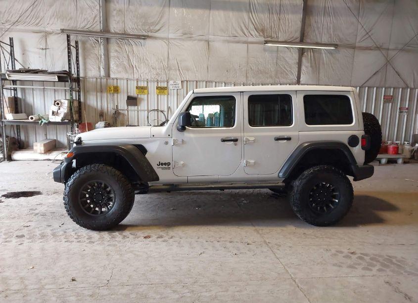 Photo 14 of 2021 Jeep Wrangler UNLIMITED SPORT S 4X4 (VIN 1C4HJXDN9MW737599)