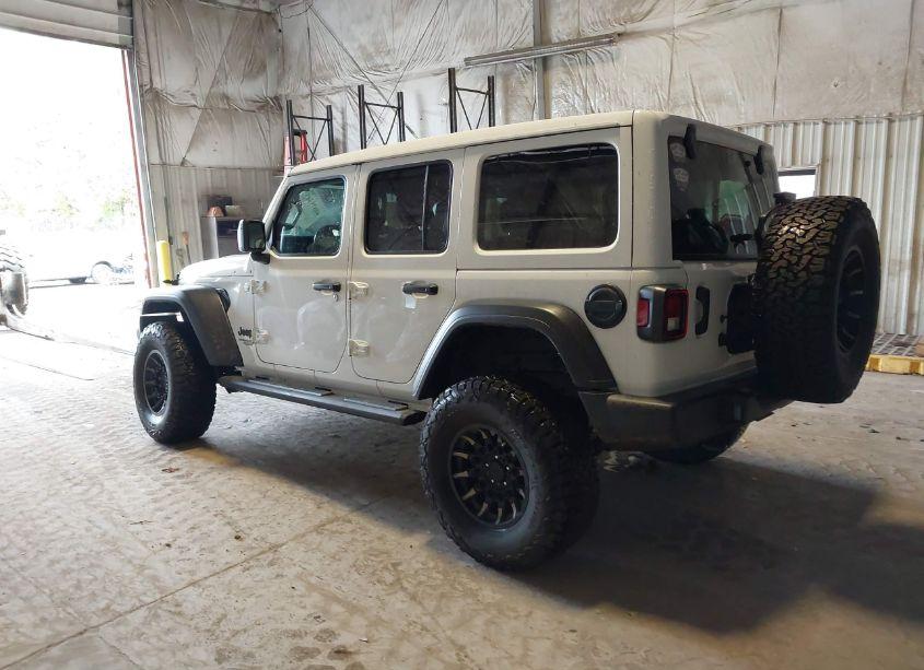 Photo 3 of 2021 Jeep Wrangler UNLIMITED SPORT S 4X4 (VIN 1C4HJXDN9MW737599)