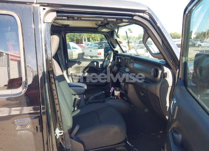 Photo 5 of 2021 Jeep Wrangler UNLIMITED SPORT S 4X4 (VIN 1C4HJXDN9MW770876)