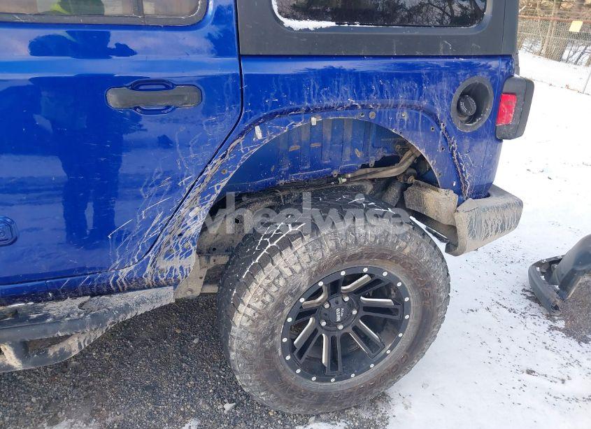 Photo 18 of 2018 Jeep Wrangler UNLIMITED SPORT 4X4 (VIN 1C4HJXDNXJW265764)