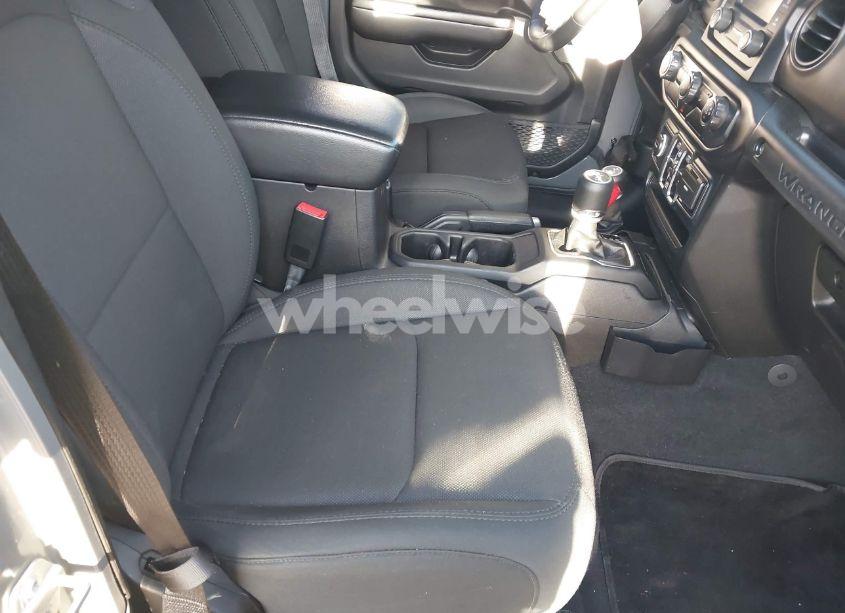 Photo 5 of 2019 Jeep Wrangler UNLIMITED SPORT S 4X4 (VIN 1C4HJXDNXKW521175)