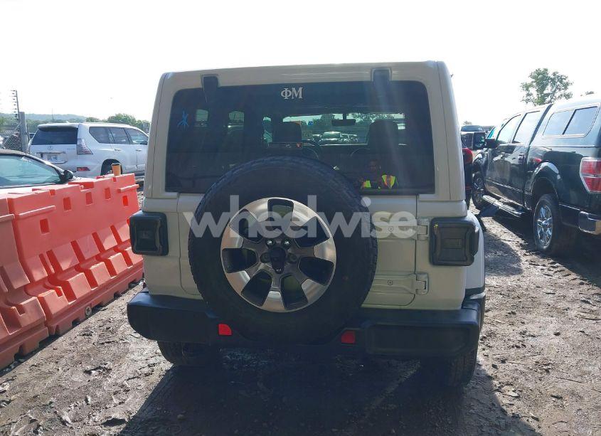 Photo 17 of 2018 Jeep Wrangler UNLIMITED SAHARA 4X4 (VIN 1C4HJXEG0JW321355)