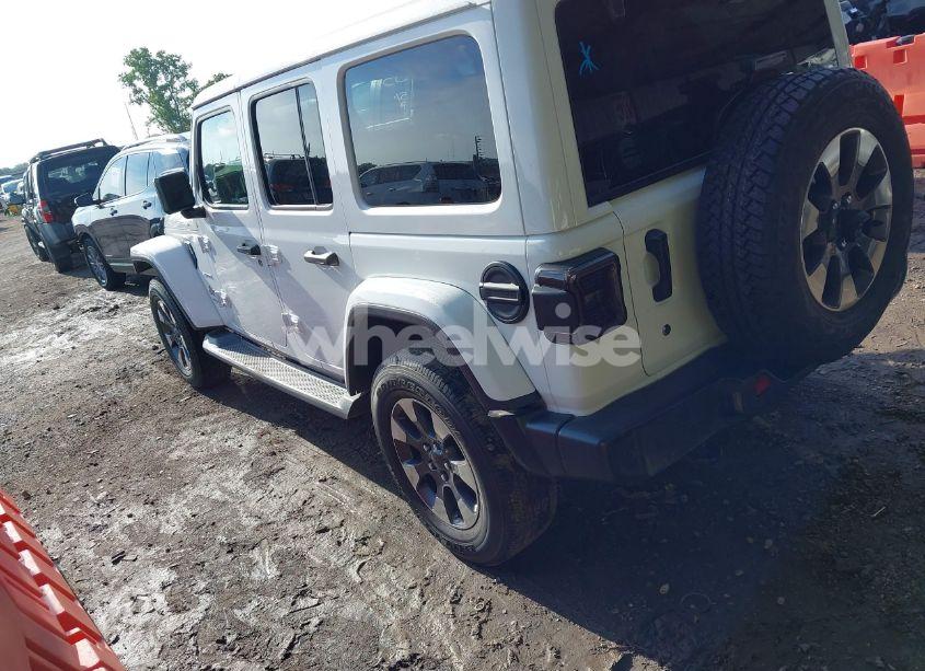 Photo 3 of 2018 Jeep Wrangler UNLIMITED SAHARA 4X4 (VIN 1C4HJXEG0JW321355)