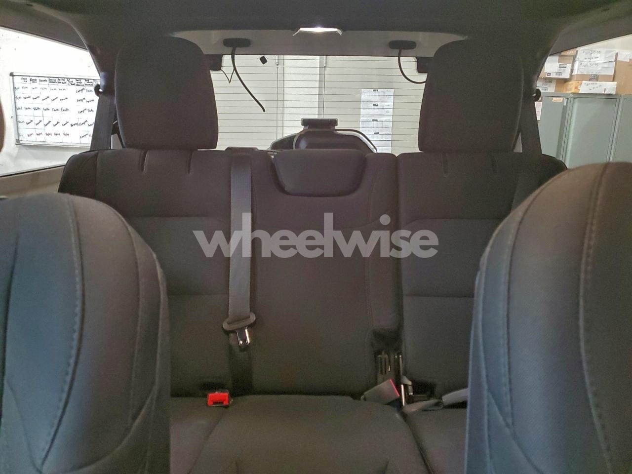 Photo 10 of 2019 JEEP WRANGLER UNLIMITED SAHARA (VIN 1C4HJXEG0KW673157)