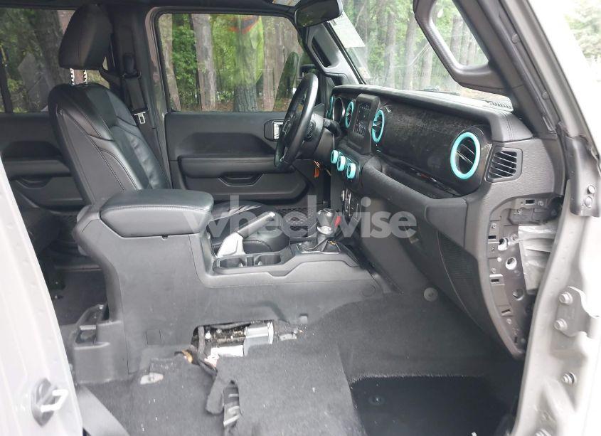 Photo 5 of 2021 Jeep Wrangler UNLIMITED SAHARA ALTITUDE 4X4 (VIN 1C4HJXEG0MW703812)