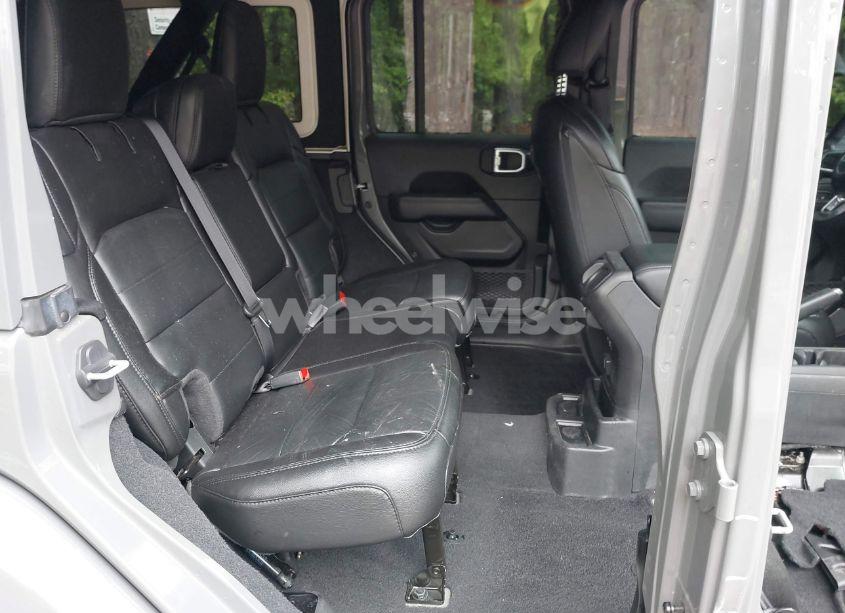 Photo 8 of 2021 Jeep Wrangler UNLIMITED SAHARA ALTITUDE 4X4 (VIN 1C4HJXEG0MW703812)