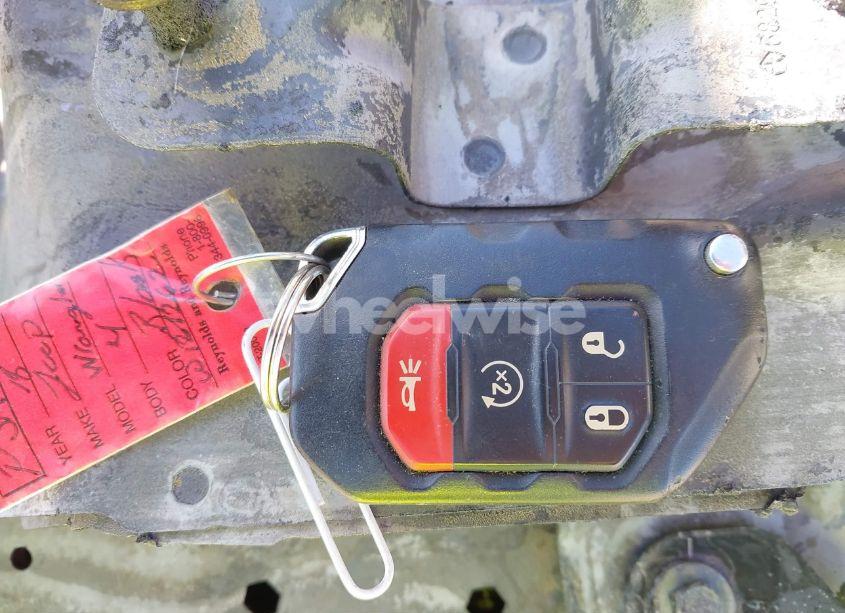 Photo 11 of 2018 Jeep Wrangler UNLIMITED SAHARA 4X4 (VIN 1C4HJXEG1JW121262)