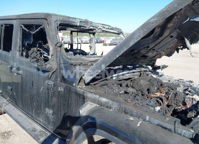 Photo 14 of 2018 Jeep Wrangler UNLIMITED SAHARA 4X4 (VIN 1C4HJXEG1JW121262)