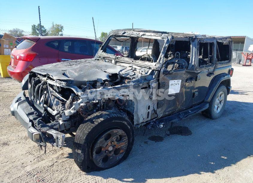 Photo 2 of 2018 Jeep Wrangler UNLIMITED SAHARA 4X4 (VIN 1C4HJXEG1JW121262)