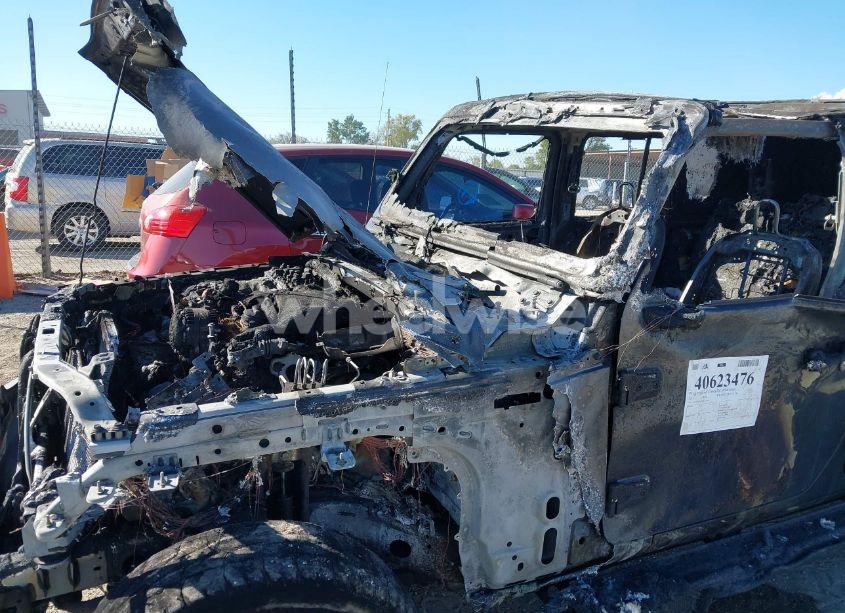 Photo 6 of 2018 Jeep Wrangler UNLIMITED SAHARA 4X4 (VIN 1C4HJXEG1JW121262)