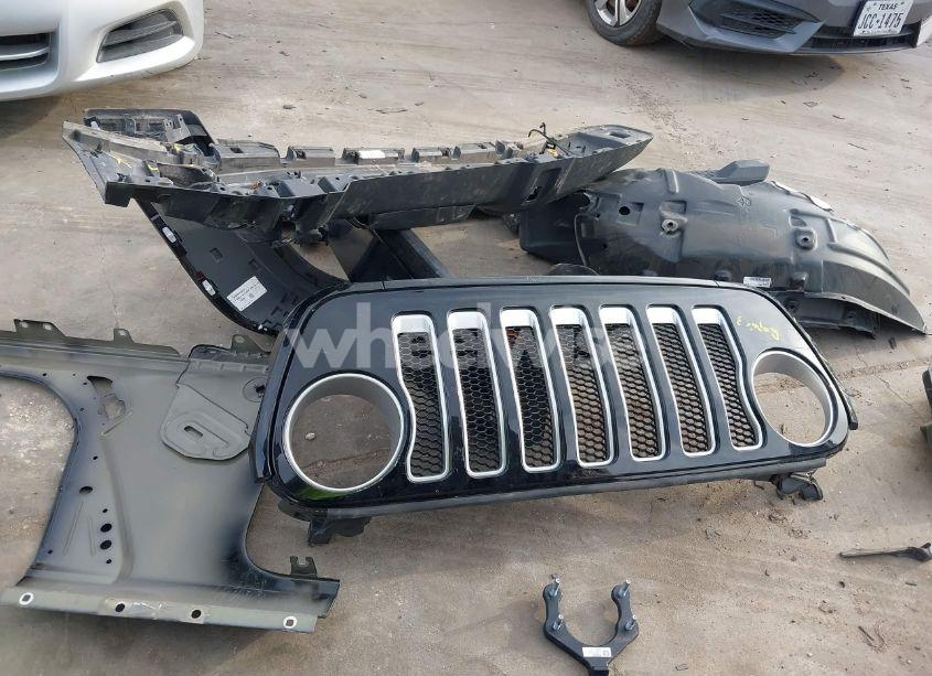 Photo 12 of 2018 Jeep Wrangler UNLIMITED SAHARA 4X4 (VIN 1C4HJXEG1JW164046)