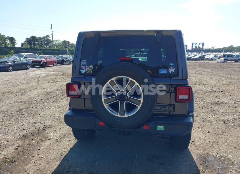 Photo 16 of 2018 Jeep Wrangler UNLIMITED SAHARA 4X4 (VIN 1C4HJXEG1JW229865)