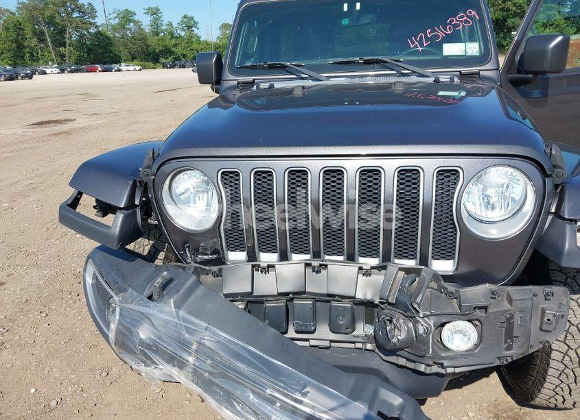 Photo 6 of 2018 Jeep Wrangler UNLIMITED SAHARA 4X4 (VIN 1C4HJXEG1JW229865)