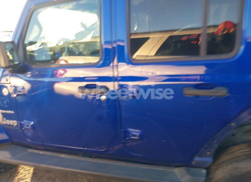 Photo 13 of 2018 Jeep Wrangler UNLIMITED SAHARA 4X4 (VIN 1C4HJXEG1JW308680)