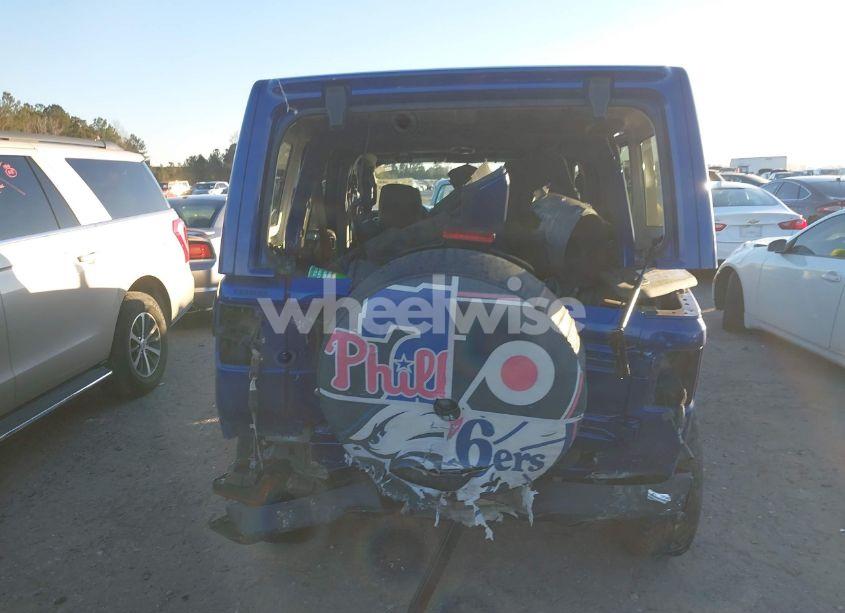 Photo 15 of 2018 Jeep Wrangler UNLIMITED SAHARA 4X4 (VIN 1C4HJXEG1JW308680)