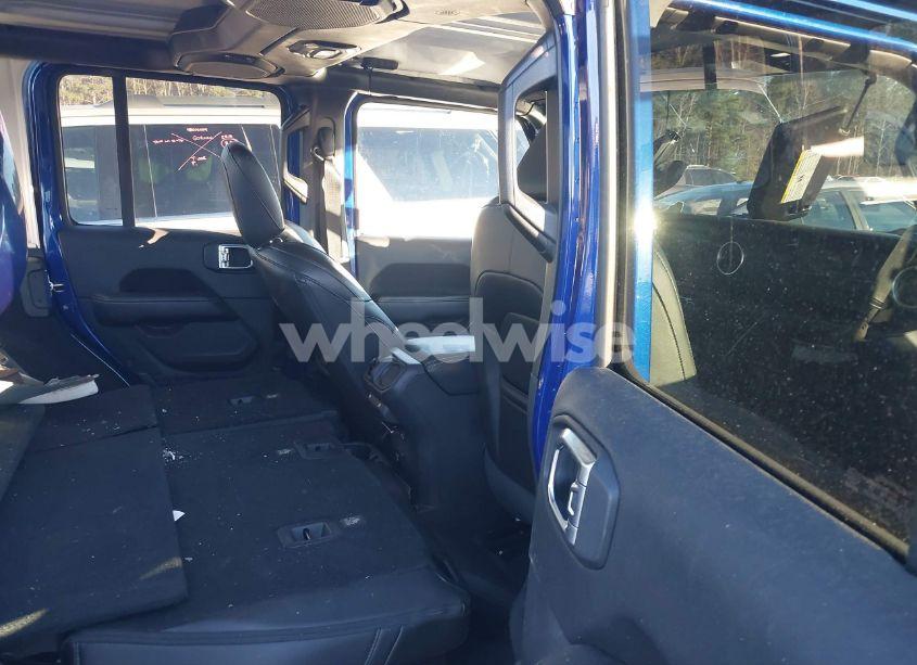 Photo 8 of 2018 Jeep Wrangler UNLIMITED SAHARA 4X4 (VIN 1C4HJXEG1JW308680)