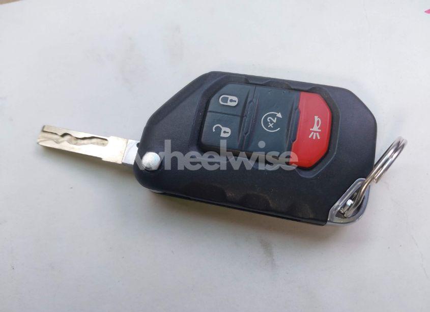 Photo 11 of 2019 Jeep Wrangler UNLIMITED SAHARA (VIN 1C4HJXEG1KW543811)