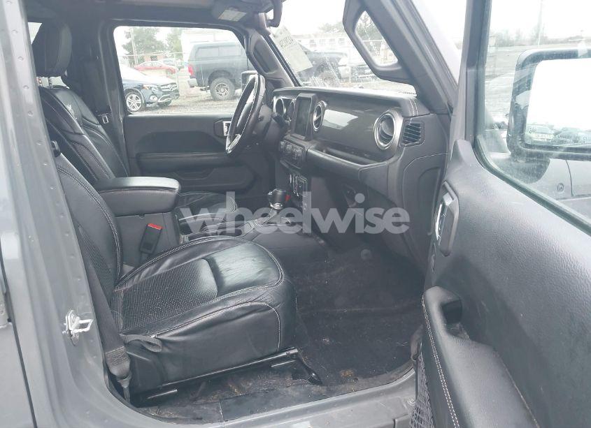 Photo 5 of 2019 Jeep Wrangler UNLIMITED SAHARA (VIN 1C4HJXEG1KW543811)