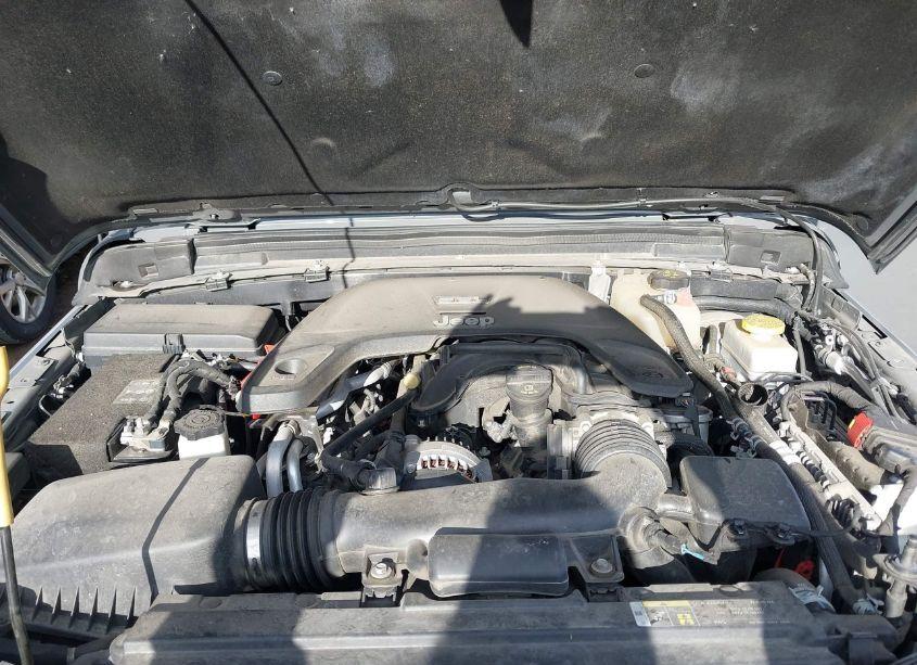 Photo 10 of 2019 Jeep Wrangler UNLIMITED SAHARA 4X4 (VIN 1C4HJXEG1KW571530)