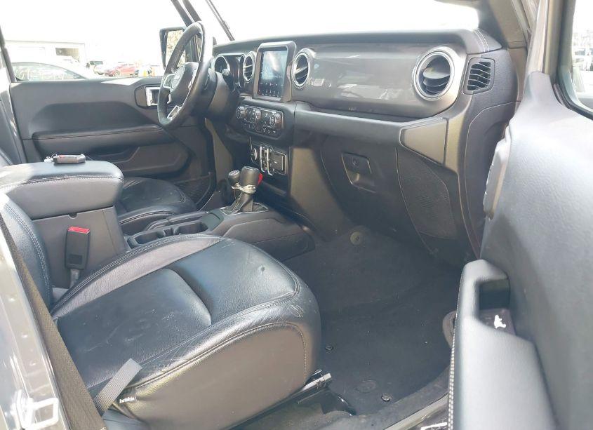 Photo 5 of 2019 Jeep Wrangler UNLIMITED SAHARA 4X4 (VIN 1C4HJXEG1KW571530)