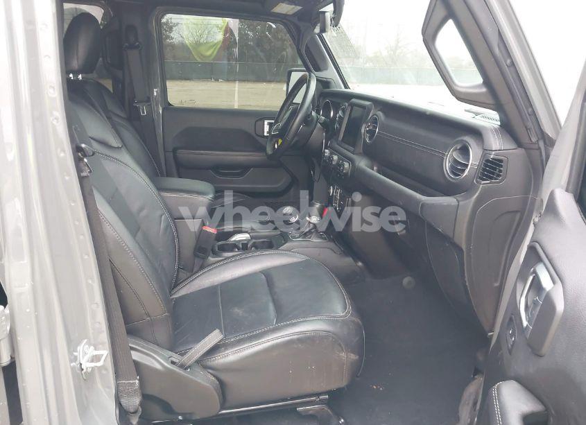 Photo 5 of 2022 Jeep Wrangler UNLIMITED SAHARA 4X4 (VIN 1C4HJXEG1NW257025)