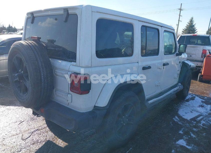 Photo 4 of 2018 Jeep Wrangler UNLIMITED SAHARA 4X4 (VIN 1C4HJXEG2JW316271)