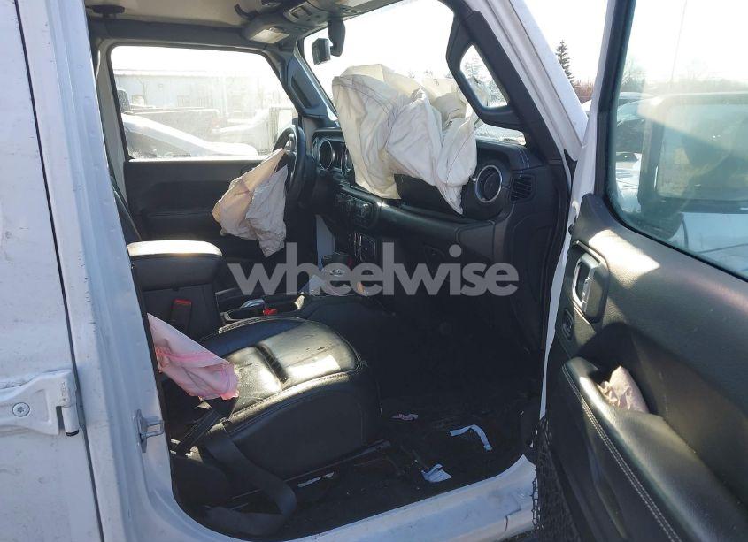 Photo 5 of 2018 Jeep Wrangler UNLIMITED SAHARA 4X4 (VIN 1C4HJXEG2JW316271)