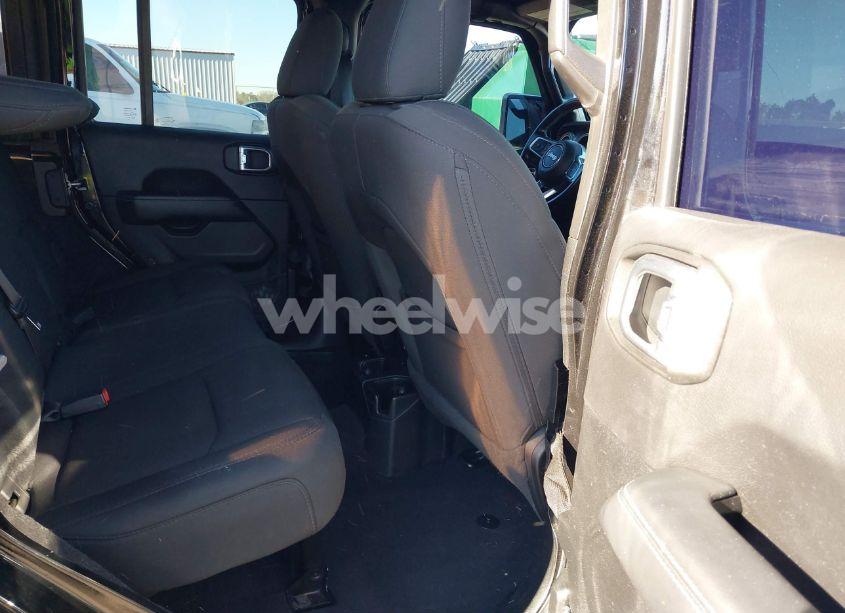 Photo 8 of 2020 Jeep Wrangler UNLIMITED SAHARA 4X4 (VIN 1C4HJXEG2LW243468)
