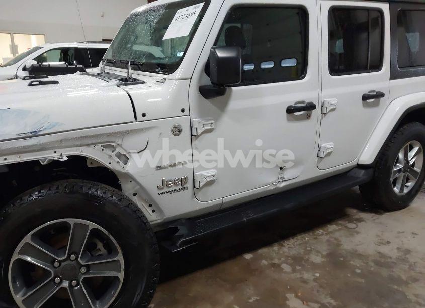 Photo 6 of 2021 Jeep Wrangler UNLIMITED SAHARA 4X4 (VIN 1C4HJXEG2MW655357)