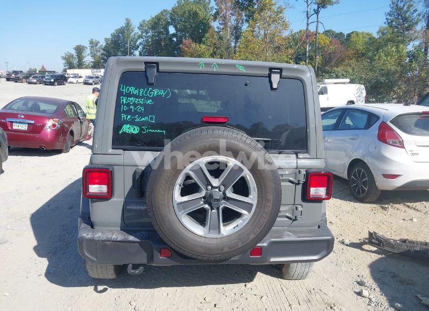 Photo 16 of 2022 Jeep Wrangler UNLIMITED SAHARA 4X4 (VIN 1C4HJXEG2NW247930)