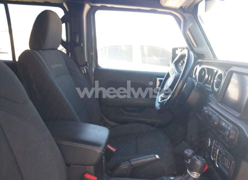 Photo 5 of 2022 Jeep Wrangler UNLIMITED SAHARA 4X4 (VIN 1C4HJXEG2NW247930)