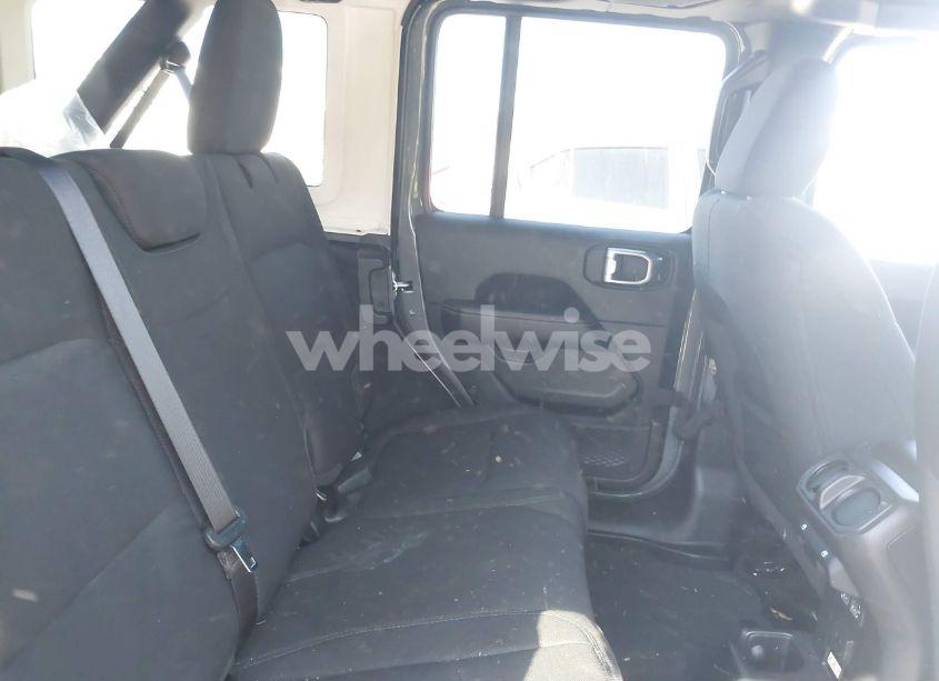 Photo 8 of 2022 Jeep Wrangler UNLIMITED SAHARA 4X4 (VIN 1C4HJXEG2NW247930)