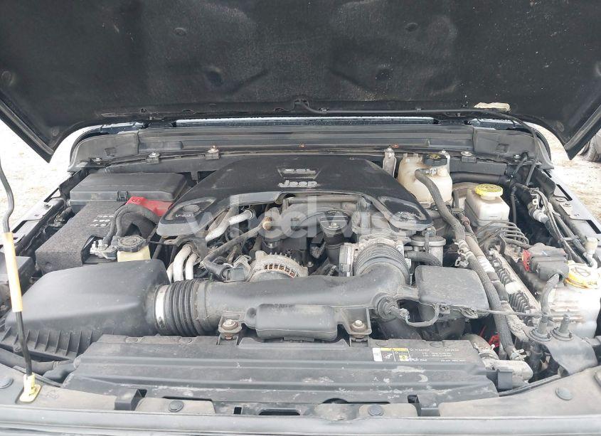 Photo 10 of 2018 Jeep Wrangler UNLIMITED SAHARA 4X4 (VIN 1C4HJXEG3JW115365)